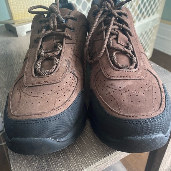 L.L. Bean Waterproof Vertigrip Hiking outdoor sneakers - Picture 4 of 15